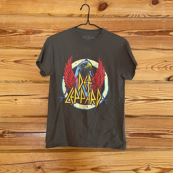 Tops - Def leopard band T-shirt​